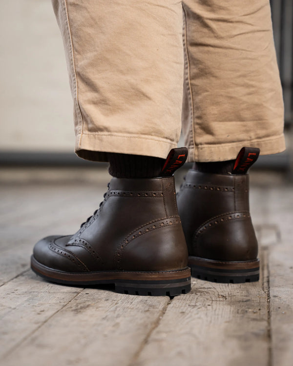 BAYLEY // BROWN DISTRESSED