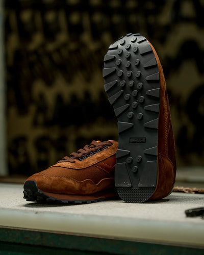 BROMLEY // BROWN