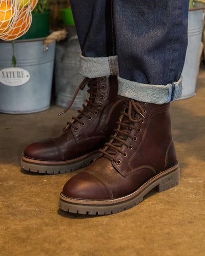 DINCKLEY / CHESTNUT GRAINED
