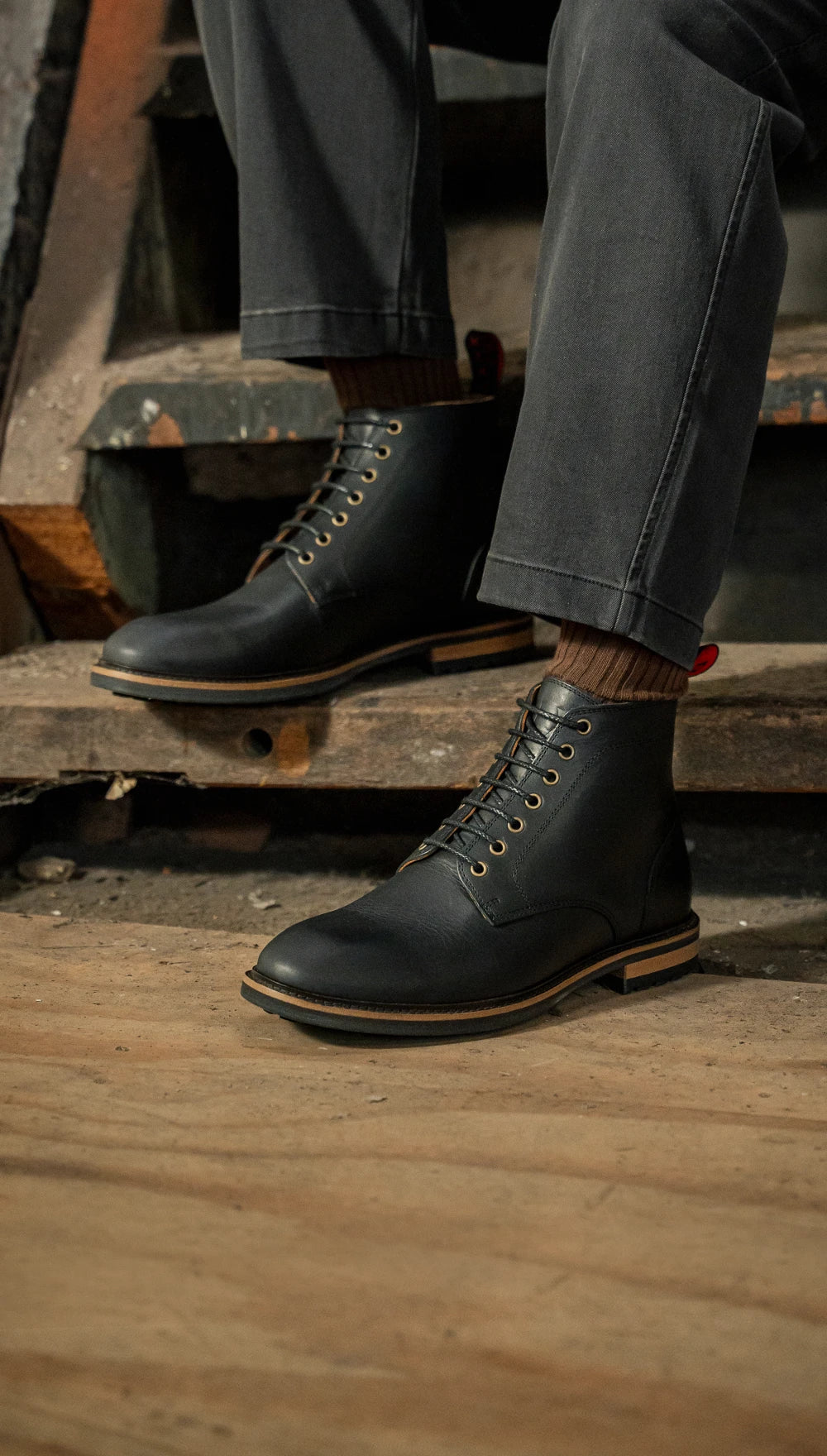 DUTTON BLACK