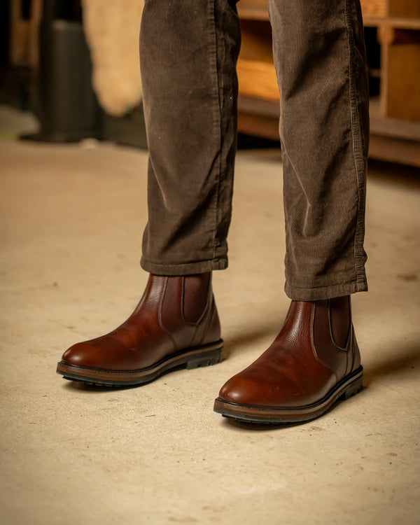 HOGHTON // CHESTNUT GRAINED