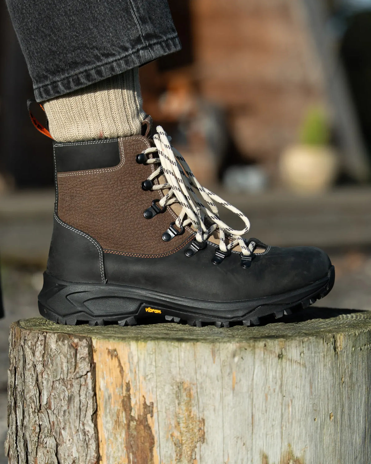 OGDEN / TAUPE & BROWN