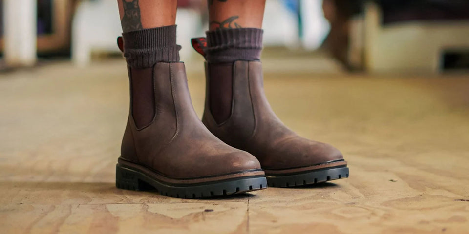CHELSEA BOOTS